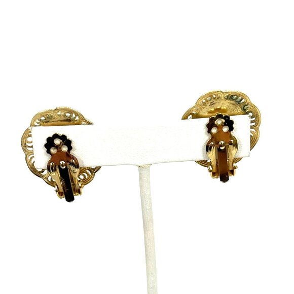 Vintage Cameo Clip On Earrings Gold Tone Filigree Faux Pearl Trim Elegant Jewelr - Picture 4 of 9